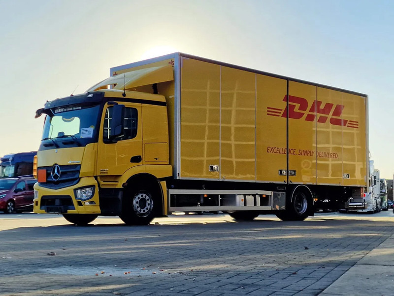 Mercedes-Benz Actros 1827 4x2 Sleepercab - Box with side doors - Loadlift - Low KM - Full air - A/C - Lastbil varevogn: billede 3 Mercedes-Benz Actros 1827 4x2 Sleepercab - Box with side doors - Loadlift - Low KM - Full air - A/C - Lastbil varevogn: billede 3
