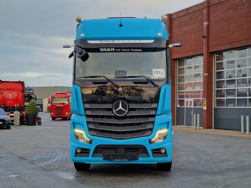 Mercedes-Benz Actros 2553 6x2 - BDF - Retarder - 4.90 WB - Full air + Fliegl trailer 2017 - Containerbil/ Veksellad lastbil: billede 2 Mercedes-Benz Actros 2553 6x2 - BDF - Retarder - 4.90 WB - Full air + Fliegl trailer 2017 - Containerbil/ Veksellad lastbil: billede 2