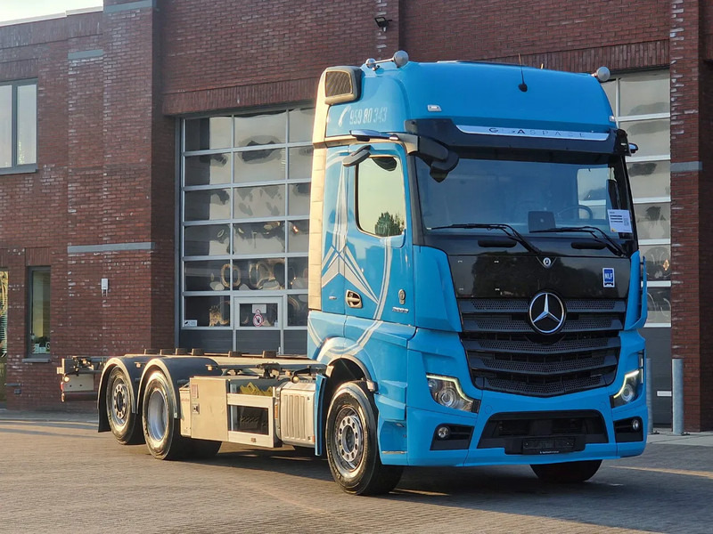 Mercedes-Benz Actros 2553 6x2 - BDF - Retarder - 4.90 WB - Loadlift - Full air - Containerbil/ Veksellad lastbil: billede 1 Mercedes-Benz Actros 2553 6x2 - BDF - Retarder - 4.90 WB - Loadlift - Full air - Containerbil/ Veksellad lastbil: billede 1