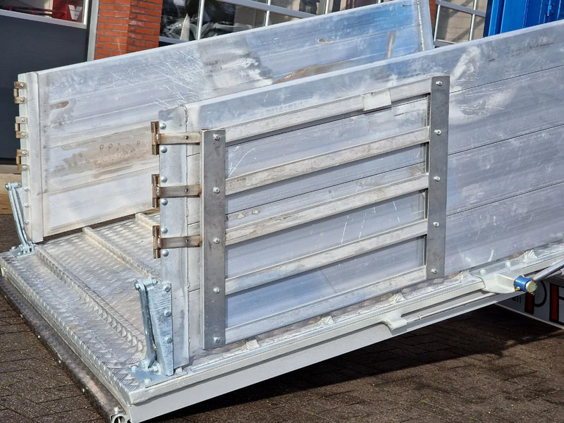 Ny Veetransport sættevogn Pezzaioli New 3 stock livestock trailer 95.4M2 - Water & Ventilation - Lifting floors - Lifting roof - Lift axle: billede 14 Ny Veetransport sættevogn Pezzaioli New 3 stock livestock trailer 95.4M2 - Water & Ventilation - Lifting floors - Lifting roof - Lift axle: billede 14