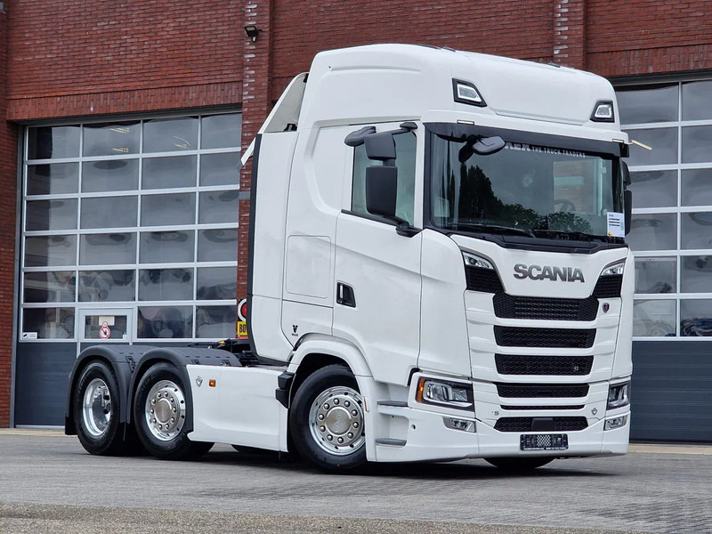 Scania 590S V8 NGS Highline 6x2/4 - New - Full spec - Retarder - Night clima - New dashboard - Leather - NEW - Trækker: billede 4 Scania 590S V8 NGS Highline 6x2/4 - New - Full spec - Retarder - Night clima - New dashboard - Leather - NEW - Trækker: billede 4