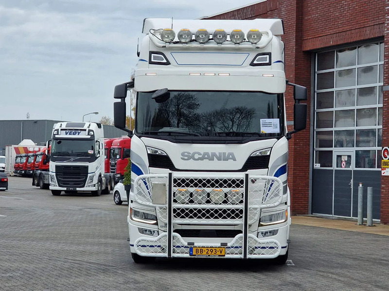 Scania R560 Highline 6x2 - BUFFL - Retarder - Full air - 3.15 WB - Leather - Trækker: billede 2 Scania R560 Highline 6x2 - BUFFL - Retarder - Full air - 3.15 WB - Leather - Trækker: billede 2