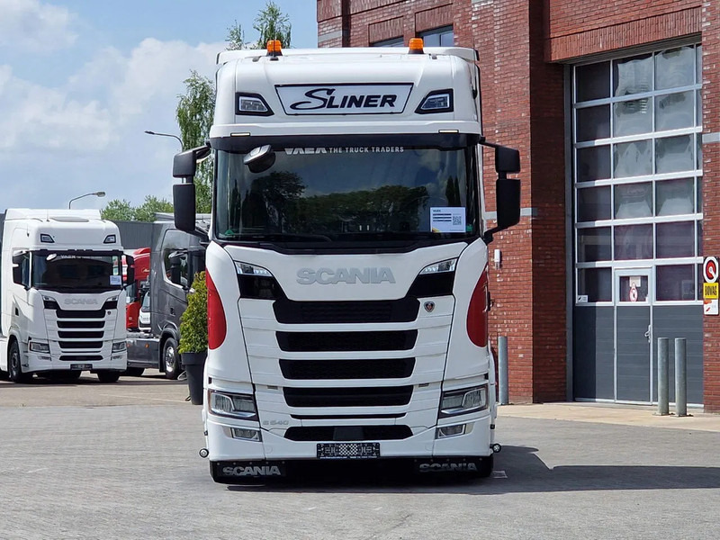 Scania S520 V8 NGS Highline 4x2 - Low deck - Retarder - Custom interior - Night clima - Full air - Led - Navi - Trækker: billede 2 Scania S520 V8 NGS Highline 4x2 - Low deck - Retarder - Custom interior - Night clima - Full air - Led - Navi - Trækker: billede 2
