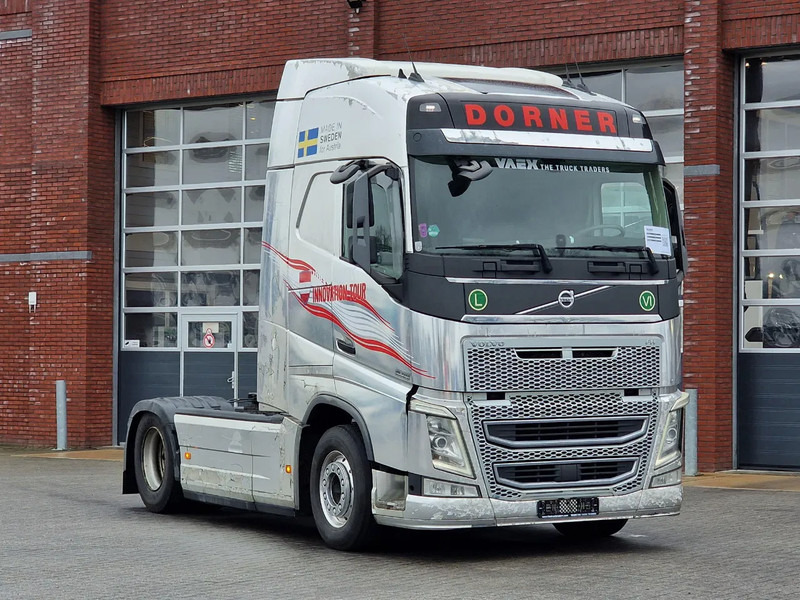 Volvo FH 13.500 Globetrotter 4x2 - Euro 6 - I parkcool - 2x tank - Full spoiler - Trækker: billede 1 Volvo FH 13.500 Globetrotter 4x2 - Euro 6 - I parkcool - 2x tank - Full spoiler - Trækker: billede 1