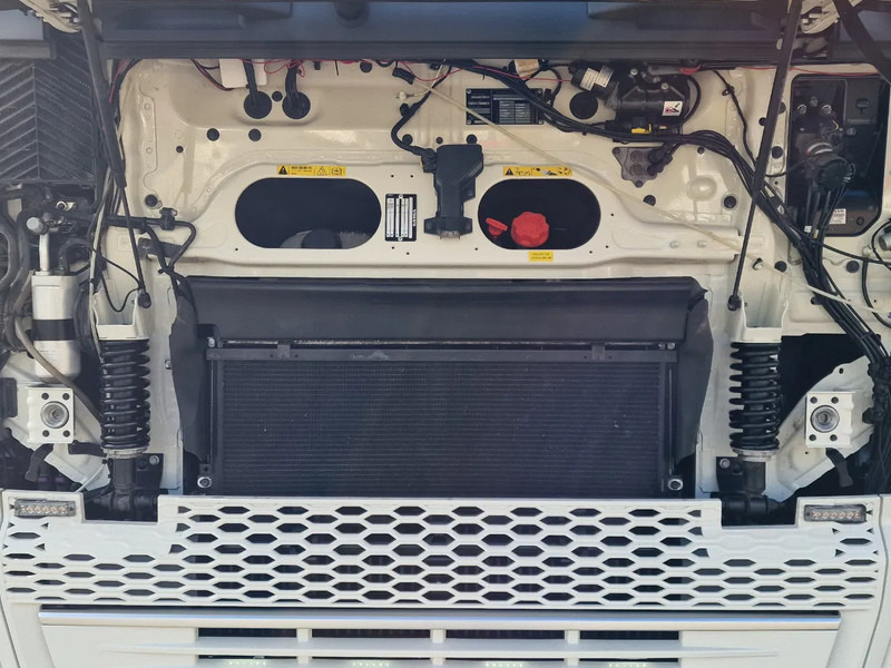 Leje en Volvo FH 13.500 Globetrotter 6x2 - I Save - 3.00 WB - PTO/Hydraulic - Full air - Custom interior Volvo FH 13.500 Globetrotter 6x2 - I Save - 3.00 WB - PTO/Hydraulic - Full air - Custom interior: billede 19 Leje en Volvo FH 13.500 Globetrotter 6x2 - I Save - 3.00 WB - PTO/Hydraulic - Full air - Custom interior Volvo FH 13.500 Globetrotter 6x2 - I Save - 3.00 WB - PTO/Hydraulic - Full air - Custom interior: billede 19