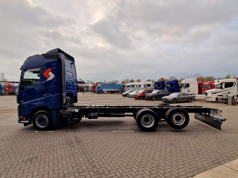 Volvo FH 13.460 Globetrotter 6x2 - Chassis - 4.90 WB - Full air - Euro 6 - VEB+ - Lastbil chassis: billede 4 Volvo FH 13.460 Globetrotter 6x2 - Chassis - 4.90 WB - Full air - Euro 6 - VEB+ - Lastbil chassis: billede 4