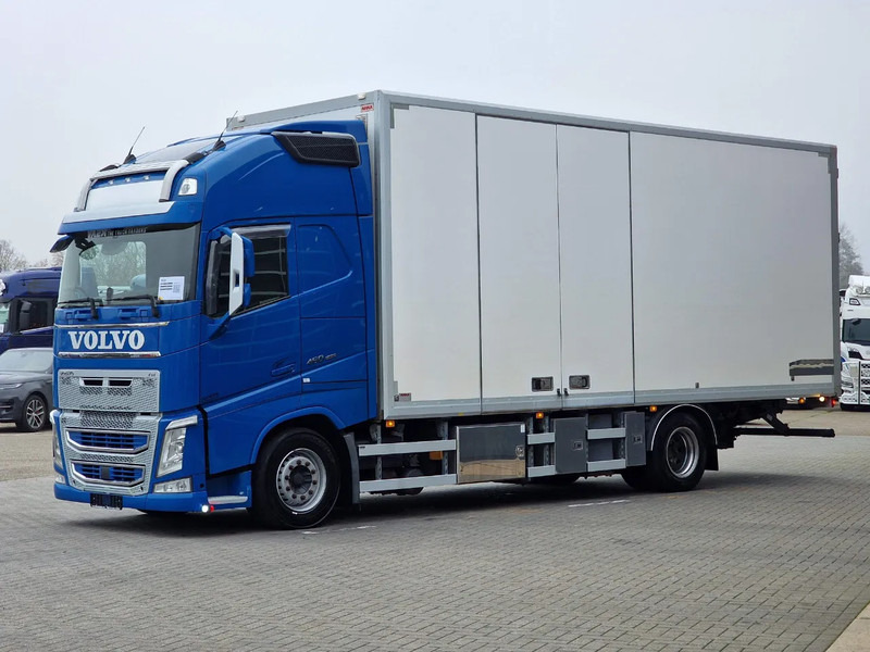 Volvo FH 13.460 Globetrotter XL 4x2 - Box with side doors - Manual gearbox - Full air - Lastbil varevogn: billede 3 Volvo FH 13.460 Globetrotter XL 4x2 - Box with side doors - Manual gearbox - Full air - Lastbil varevogn: billede 3