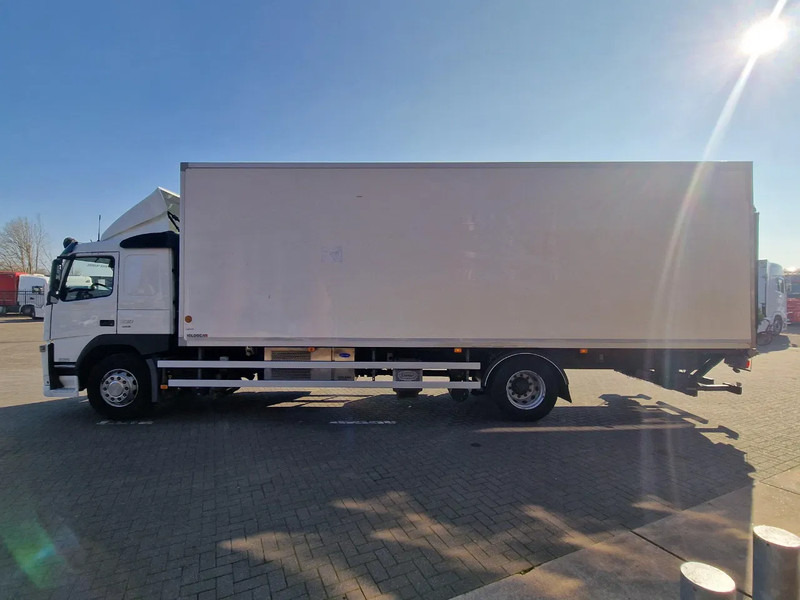 Volvo FM 330 4x2 - Carrier MT 18 Frigo - Loadlift - Full air - Sleepercab - Kølevogn lastbil: billede 4 Volvo FM 330 4x2 - Carrier MT 18 Frigo - Loadlift - Full air - Sleepercab - Kølevogn lastbil: billede 4
