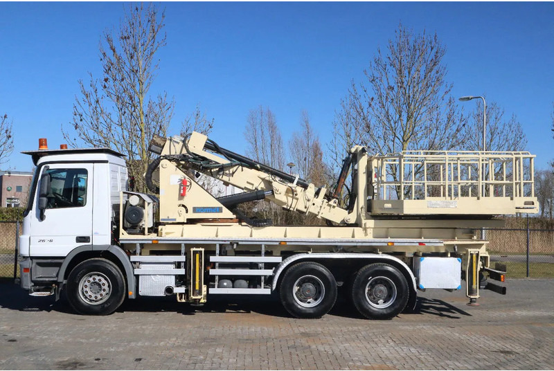 Leje en Mercedes-Benz Actros 2636 6X4 | TUNNEL PLATFORM | REMOTE DRIVING Mercedes-Benz Actros 2636 6X4 | TUNNEL PLATFORM | REMOTE DRIVING: billede 11