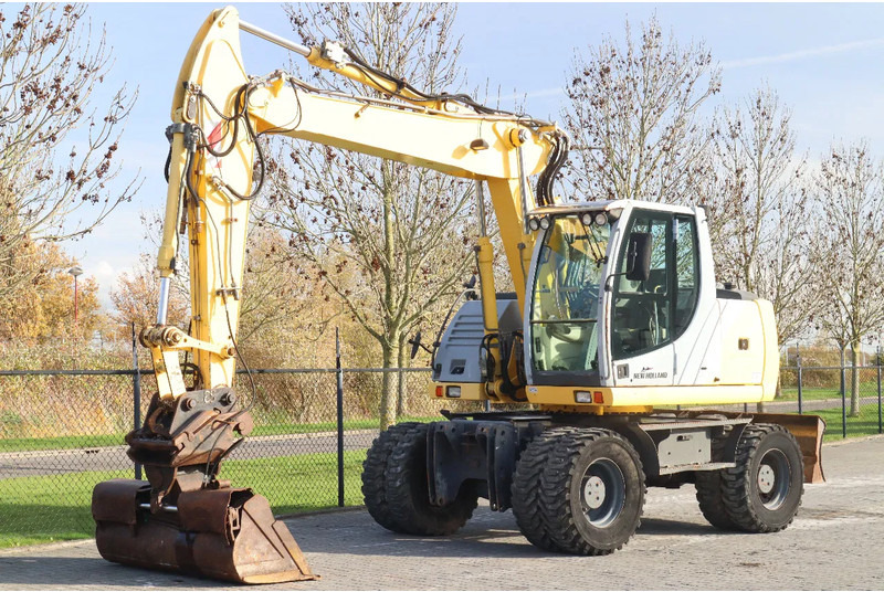 New Holland MH CITY | TILT BUCKET | QUICK COUPLER | DOZER BLADE - Hjulgravemaskine: billede 2 New Holland MH CITY | TILT BUCKET | QUICK COUPLER | DOZER BLADE - Hjulgravemaskine: billede 2