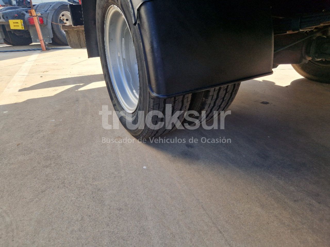 Varebil med kasse IVECO DAILY 35C14: billede 12