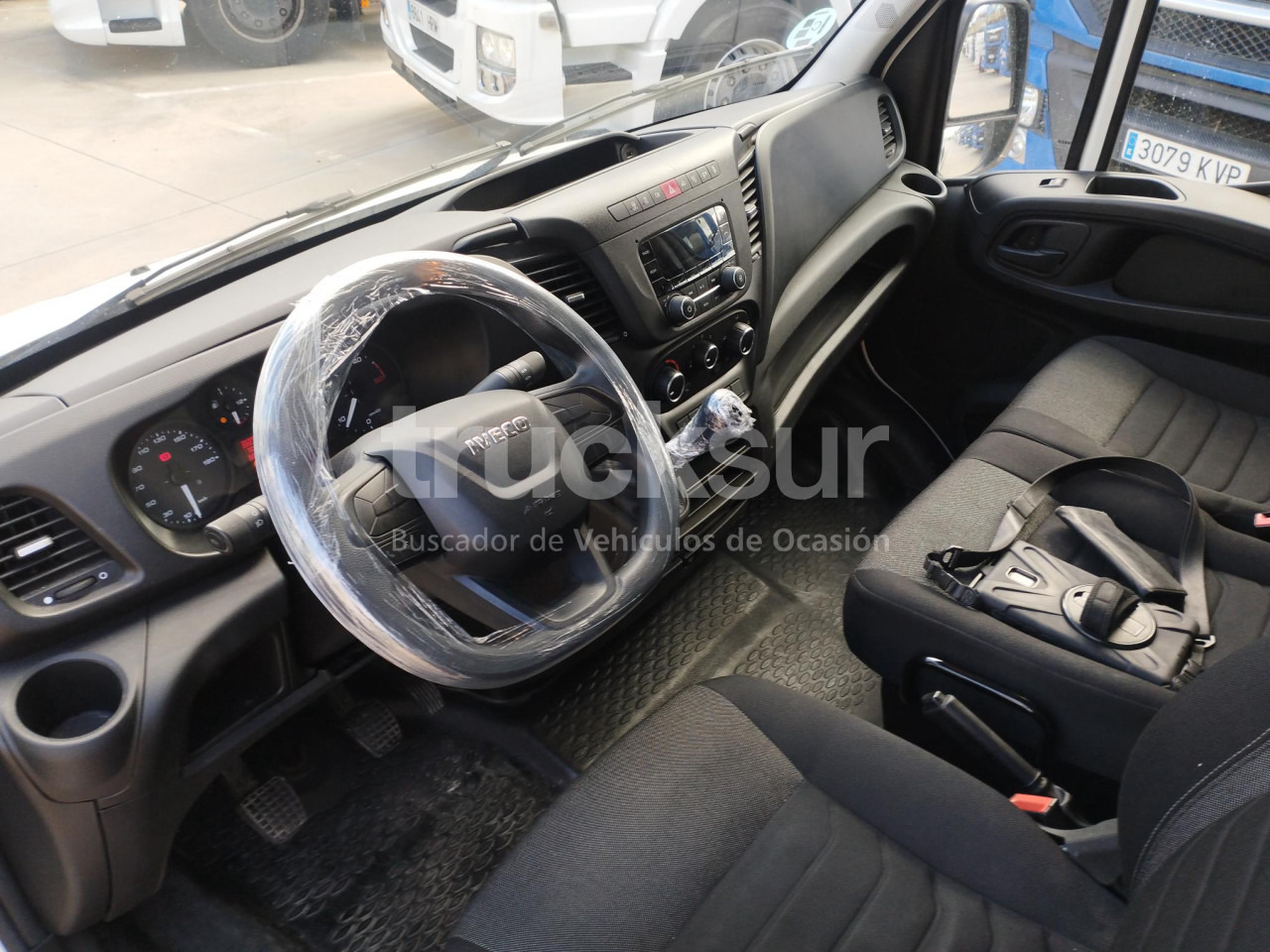 Varebil med kasse IVECO DAILY 35S16 F 12M3: billede 6