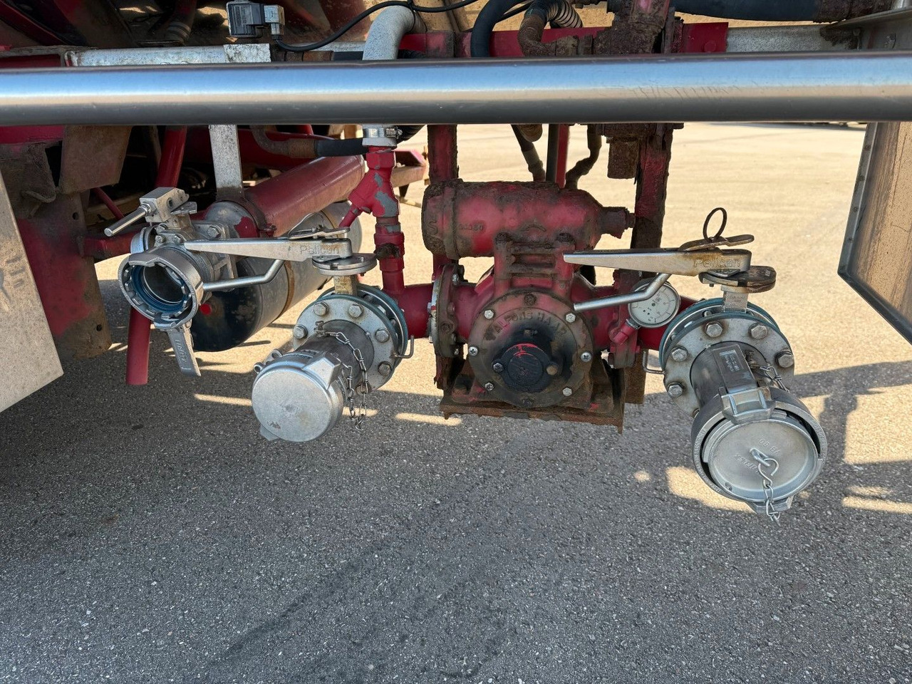 Burg 3 axle 3 compartments 32.200 L ADR - Tanksættevogn: billede 5 Burg 3 axle 3 compartments 32.200 L ADR - Tanksættevogn: billede 5