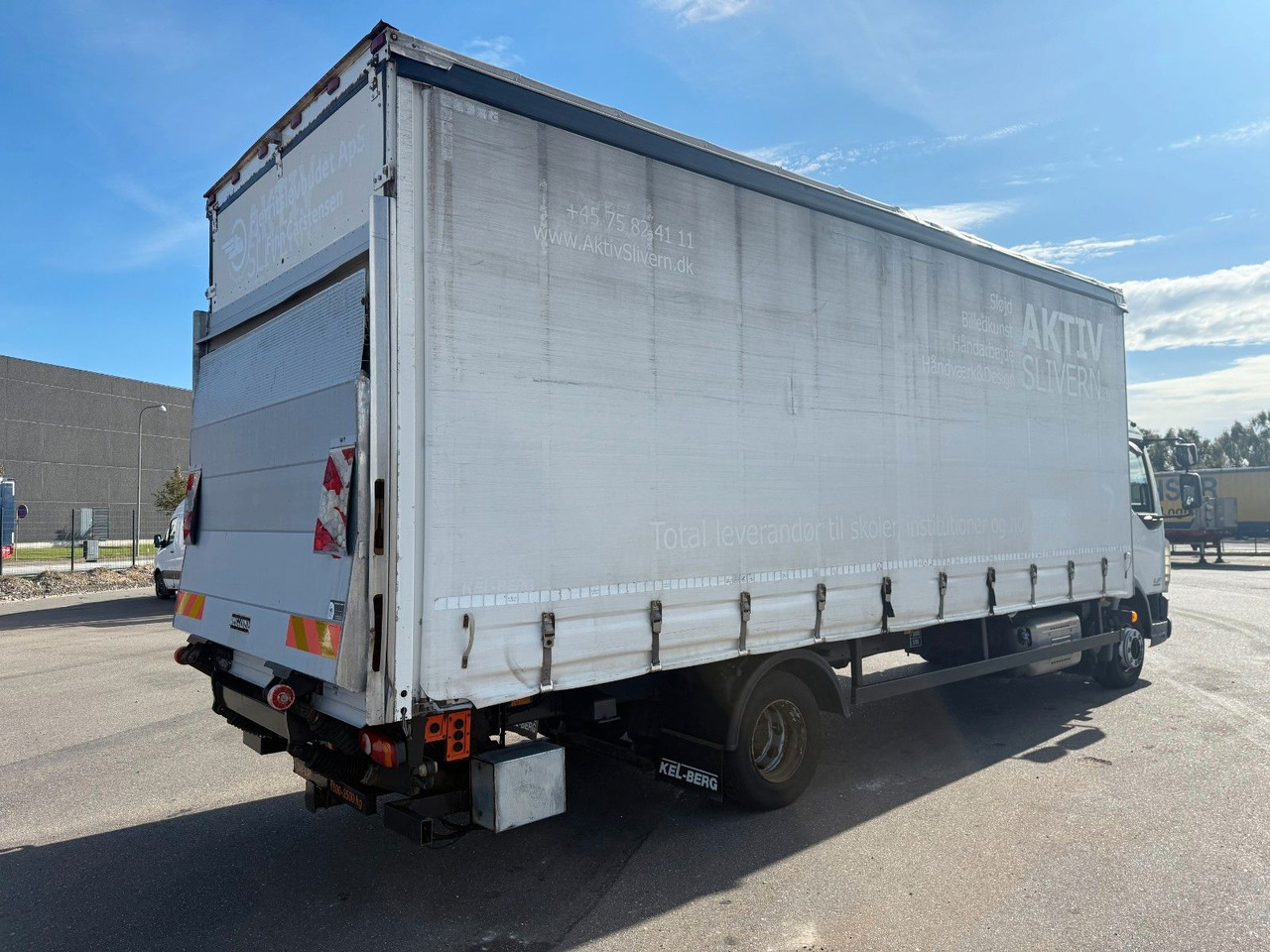 DAF LF 45 /220 4x2 Curtainsider and Taillift Euro 6 - Lastbil med presenning: billede 3 DAF LF 45 /220 4x2 Curtainsider and Taillift Euro 6 - Lastbil med presenning: billede 3