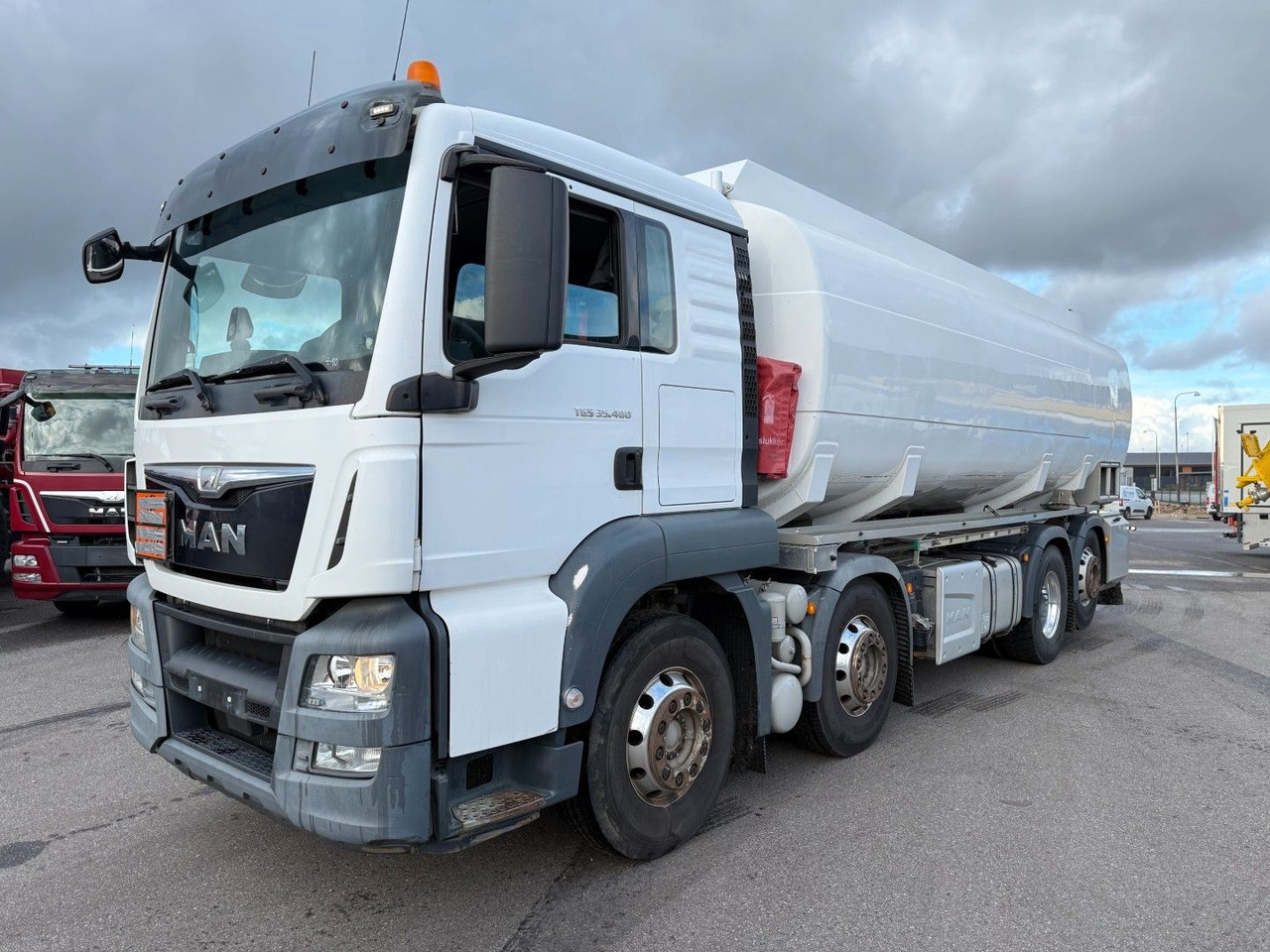 MAN TGS 35.480 8x2*6 Euro 6 23.000 l ADR Tanktruck - Tankbil: billede 1 MAN TGS 35.480 8x2*6 Euro 6 23.000 l ADR Tanktruck - Tankbil: billede 1