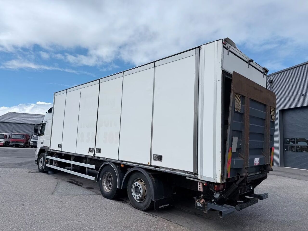Volvo FM 330 6x2*4 Side opening 8.7 m - Lastbil varevogn: billede 4 Volvo FM 330 6x2*4 Side opening 8.7 m - Lastbil varevogn: billede 4