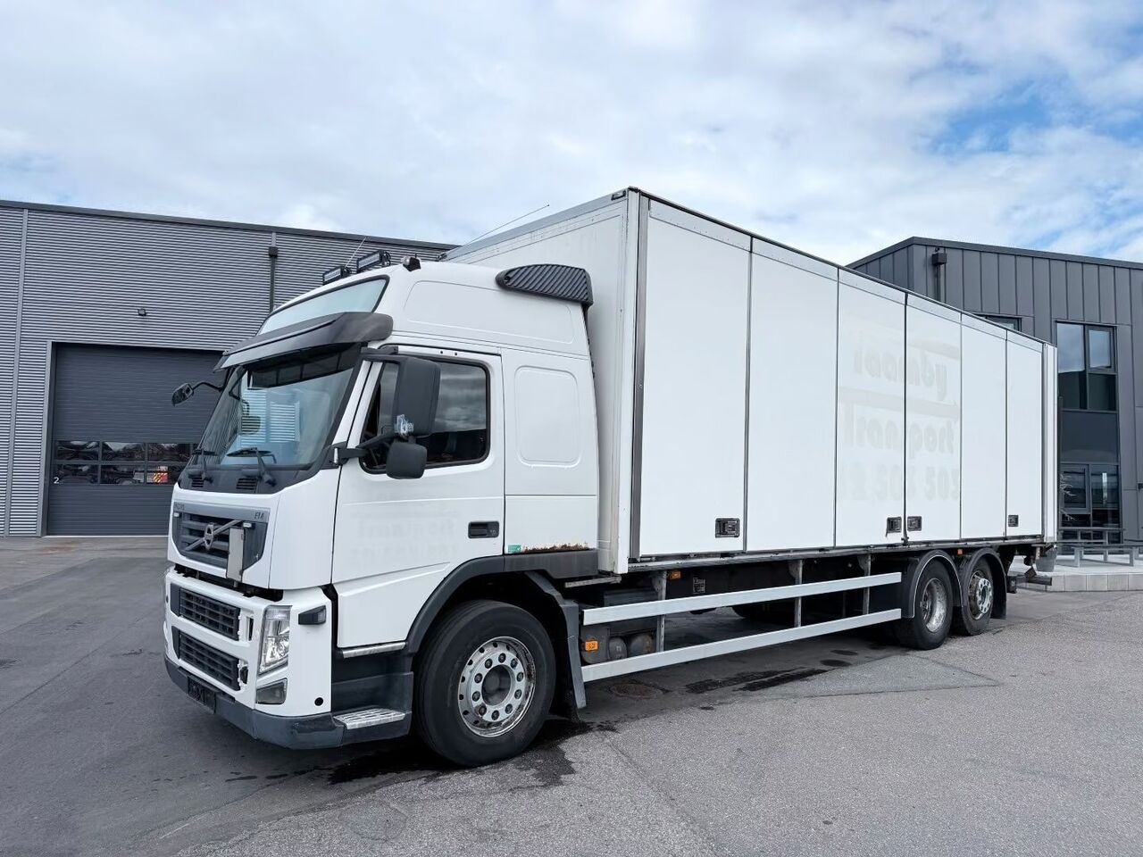 Volvo FM 330 6x2*4 Side opening 8.7 m - Lastbil varevogn: billede 1 Volvo FM 330 6x2*4 Side opening 8.7 m - Lastbil varevogn: billede 1