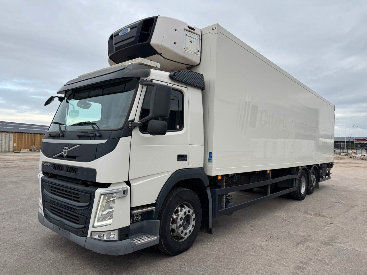 Volvo FM330 6x2*4 Carrier Supra 1250 Mt 9,9m (defekt f - Kølevogn lastbil: billede 1 Volvo FM330 6x2*4 Carrier Supra 1250 Mt 9,9m (defekt f - Kølevogn lastbil: billede 1