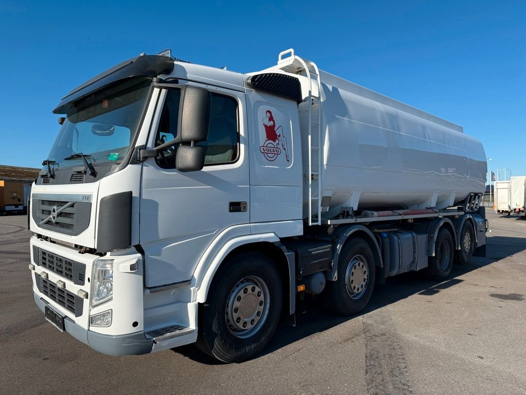 Volvo FM460 8x2*6 24.000 l. ADR Tank Volvo FM460 8x2*6 24.000 l. ADR Tanktruck - Tankbil: billede 1 Volvo FM460 8x2*6 24.000 l. ADR Tank Volvo FM460 8x2*6 24.000 l. ADR Tanktruck - Tankbil: billede 1