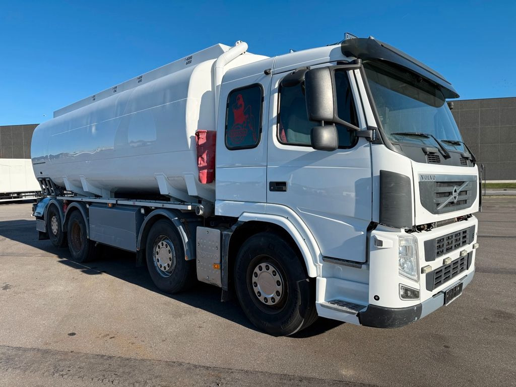 Volvo FM460 8x2*6 24.000 l. ADR Tank Volvo FM460 8x2*6 24.000 l. ADR Tanktruck - Tankbil: billede 2 Volvo FM460 8x2*6 24.000 l. ADR Tank Volvo FM460 8x2*6 24.000 l. ADR Tanktruck - Tankbil: billede 2