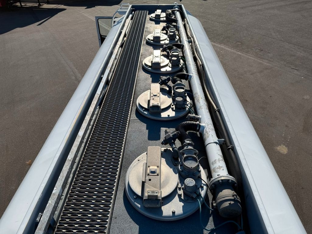 Volvo FM460 8x2*6 24.000 l. ADR Tank Volvo FM460 8x2*6 24.000 l. ADR Tanktruck - Tankbil: billede 5 Volvo FM460 8x2*6 24.000 l. ADR Tank Volvo FM460 8x2*6 24.000 l. ADR Tanktruck - Tankbil: billede 5