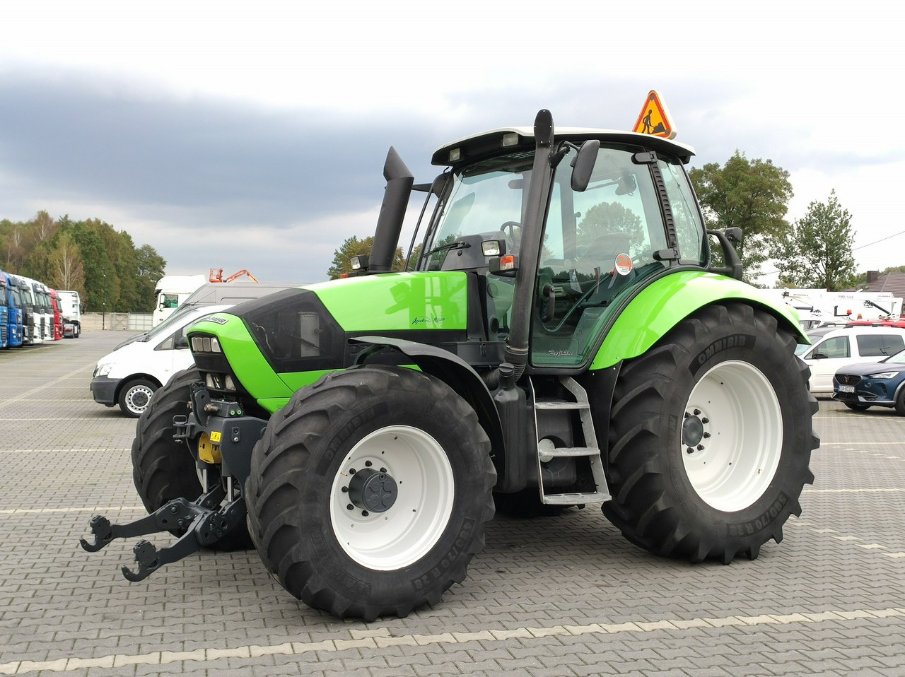 Leje en Deutz Fahr Agrotron M620 4x4 Przedni Tuz Wałek W.O.M Wyjścia do Przyczepy Deutz Fahr Agrotron M620 4x4 Przedni Tuz Wałek W.O.M Wyjścia do Przyczepy: billede 6 Leje en Deutz Fahr Agrotron M620 4x4 Przedni Tuz Wałek W.O.M Wyjścia do Przyczepy Deutz Fahr Agrotron M620 4x4 Przedni Tuz Wałek W.O.M Wyjścia do Przyczepy: billede 6
