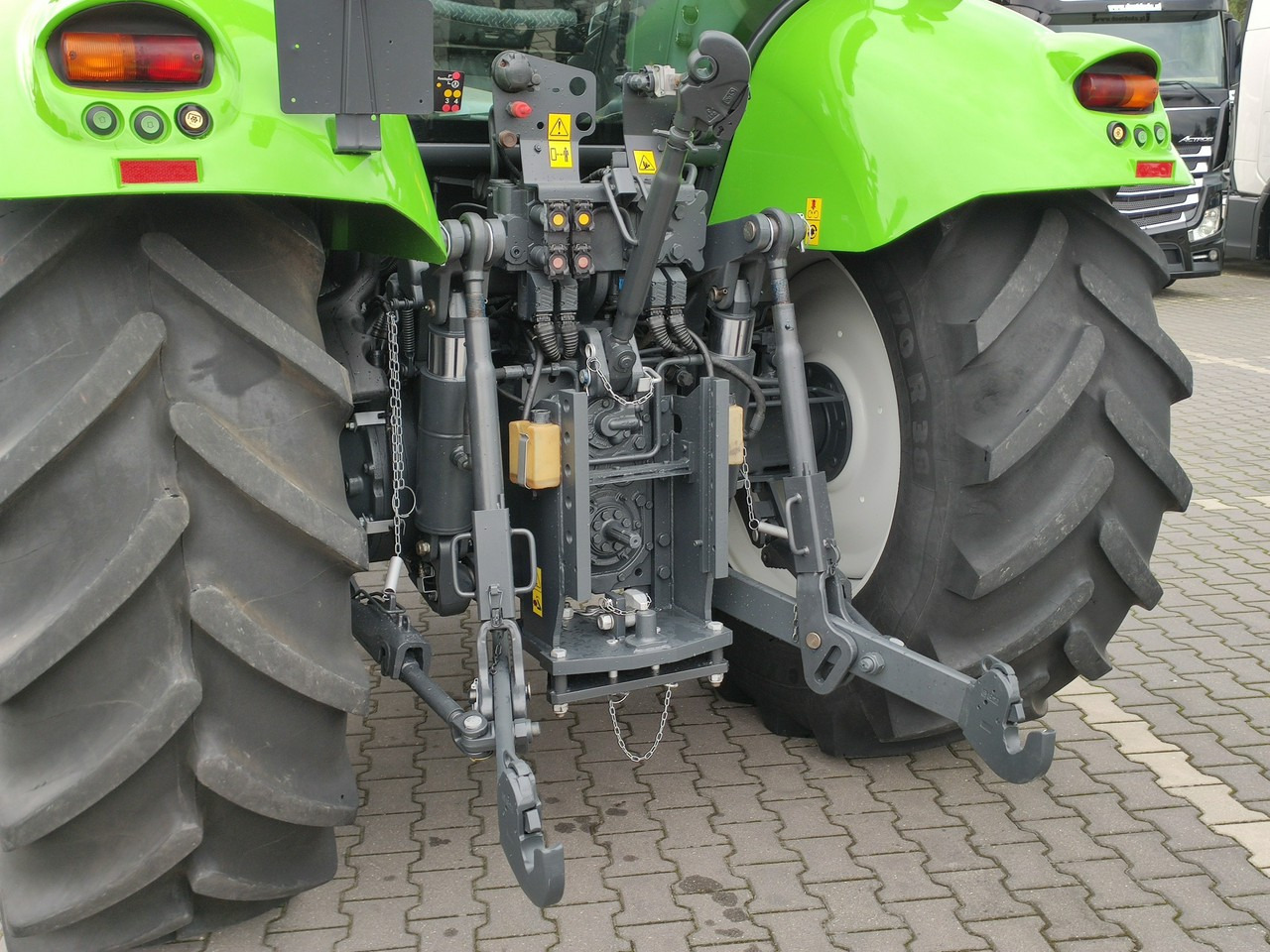 Leje en Deutz Fahr Agrotron M620 4x4 Przedni Tuz Wałek W.O.M Wyjścia do Przyczepy Deutz Fahr Agrotron M620 4x4 Przedni Tuz Wałek W.O.M Wyjścia do Przyczepy: billede 15 Leje en Deutz Fahr Agrotron M620 4x4 Przedni Tuz Wałek W.O.M Wyjścia do Przyczepy Deutz Fahr Agrotron M620 4x4 Przedni Tuz Wałek W.O.M Wyjścia do Przyczepy: billede 15