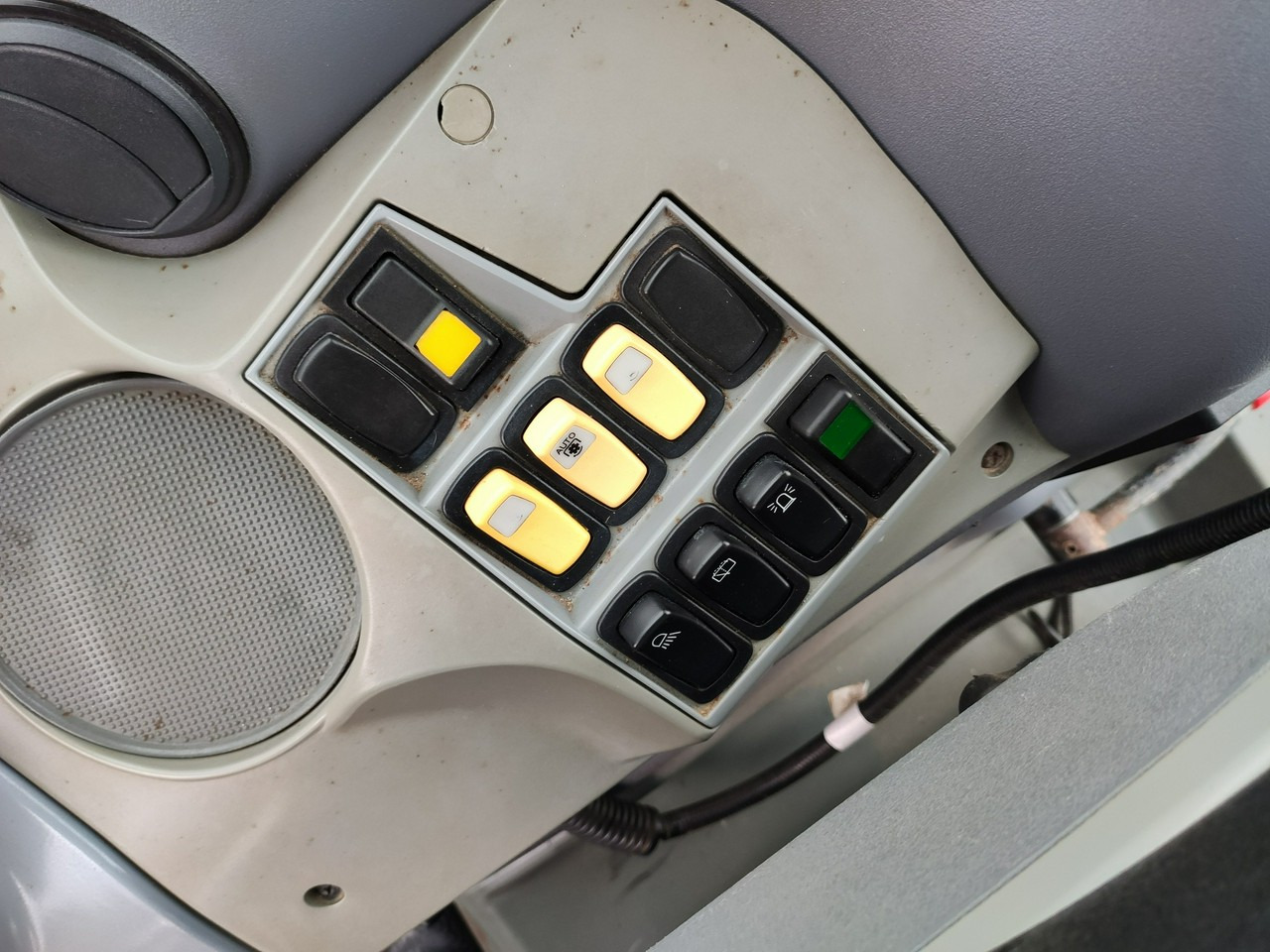 Leje en Deutz Fahr Agrotron M620 4x4 Przedni Tuz Wałek W.O.M Wyjścia do Przyczepy Deutz Fahr Agrotron M620 4x4 Przedni Tuz Wałek W.O.M Wyjścia do Przyczepy: billede 23 Leje en Deutz Fahr Agrotron M620 4x4 Przedni Tuz Wałek W.O.M Wyjścia do Przyczepy Deutz Fahr Agrotron M620 4x4 Przedni Tuz Wałek W.O.M Wyjścia do Przyczepy: billede 23