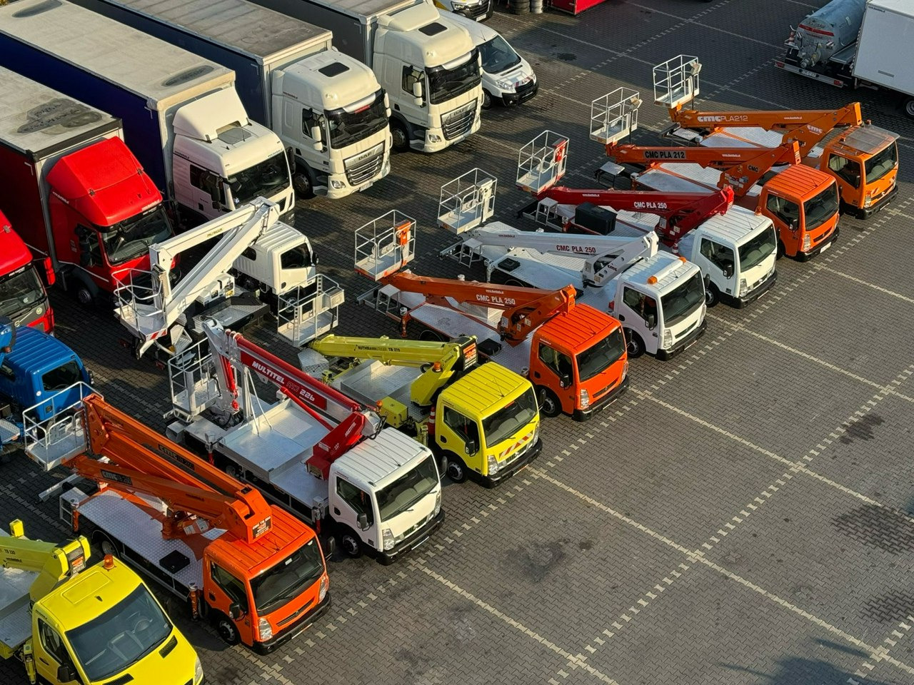 Lastbil med mandskabslift Iveco Daily 55S17W 4x4 Zwyżka 19m Versalift Lat 55 TB Time France: billede 39 Lastbil med mandskabslift Iveco Daily 55S17W 4x4 Zwyżka 19m Versalift Lat 55 TB Time France: billede 39