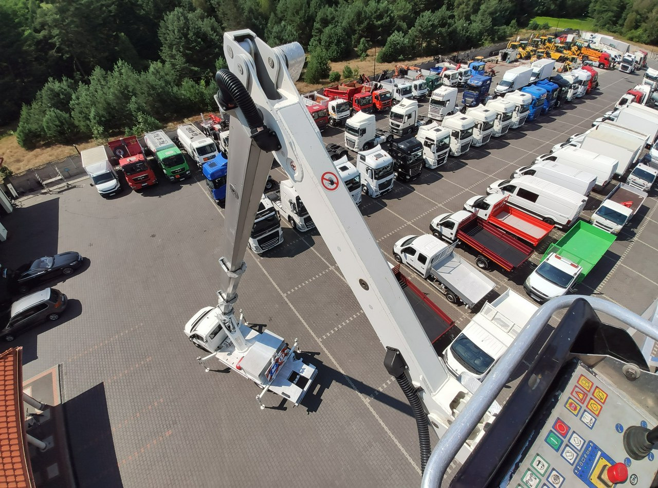 Iveco Volkswagen Crafter 4x4 Zwyżka 21m Palfinger P210BK JIP-Ogon udt - Lastbil med mandskabslift: billede 3 Iveco Volkswagen Crafter 4x4 Zwyżka 21m Palfinger P210BK JIP-Ogon udt - Lastbil med mandskabslift: billede 3