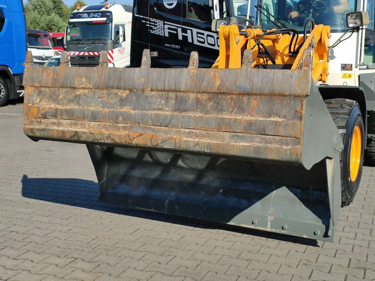 Liebherr L 506 STEREO Szybkozłącze / Łyżka Krokodyl + Widły Waga 6300kg - Minilæsser: billede 4 Liebherr L 506 STEREO Szybkozłącze / Łyżka Krokodyl + Widły Waga 6300kg - Minilæsser: billede 4