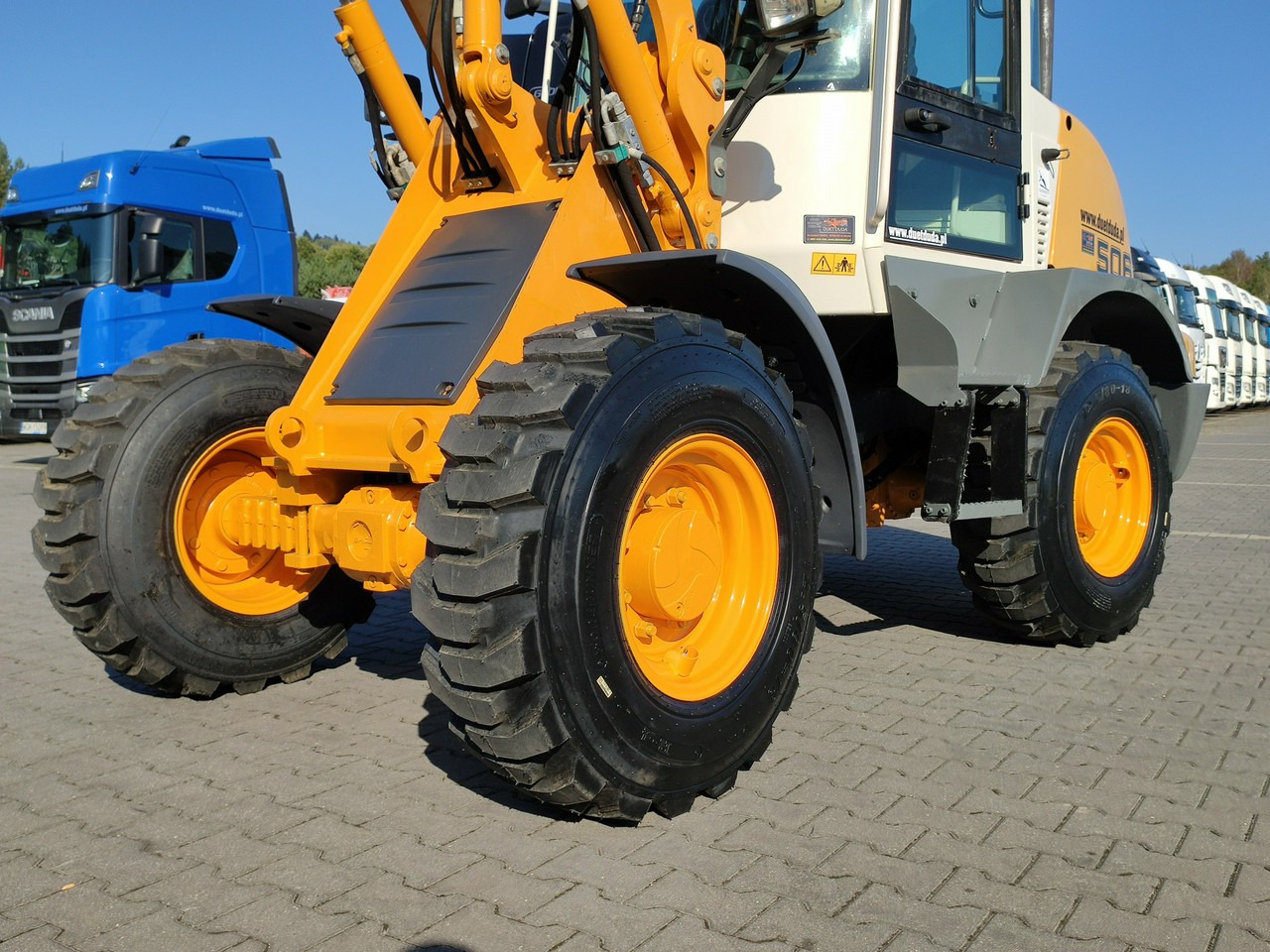 Liebherr L 506 STEREO Szybkozłącze / Łyżka Krokodyl + Widły Waga 6300kg - Minilæsser: billede 5 Liebherr L 506 STEREO Szybkozłącze / Łyżka Krokodyl + Widły Waga 6300kg - Minilæsser: billede 5