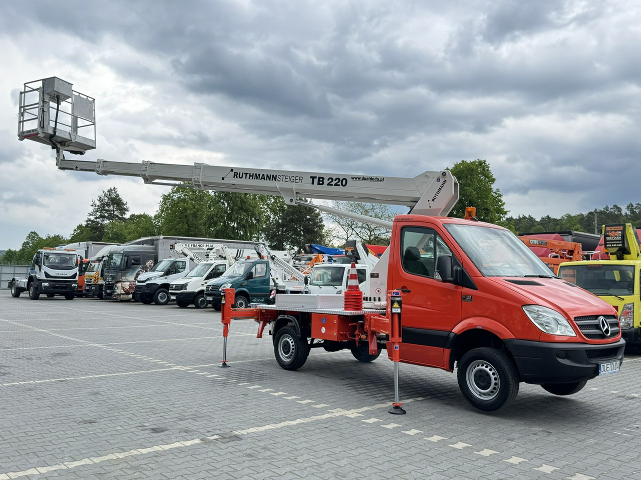 Mercedes Sprinter - Lastbil med mandskabslift: billede 1 Mercedes Sprinter - Lastbil med mandskabslift: billede 1