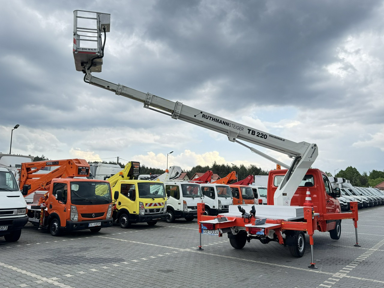 Mercedes Sprinter - Lastbil med mandskabslift: billede 2 Mercedes Sprinter - Lastbil med mandskabslift: billede 2