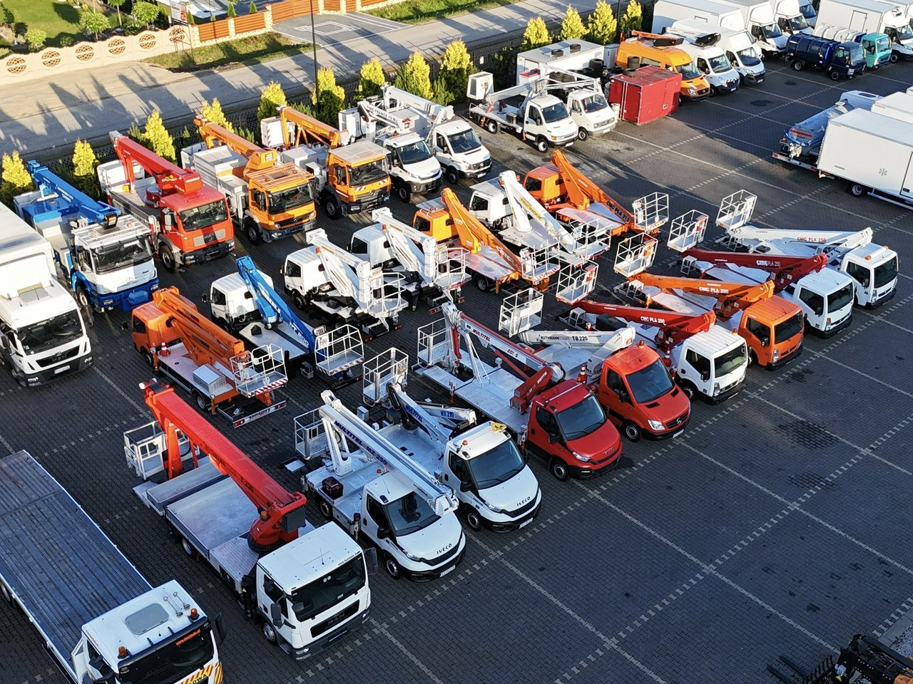 Mercedes Sprinter Zwyżka Podnośnik Koszowy VERSALIFT VTX-240 UDT - Lastbil med mandskabslift: billede 2 Mercedes Sprinter Zwyżka Podnośnik Koszowy VERSALIFT VTX-240 UDT - Lastbil med mandskabslift: billede 2