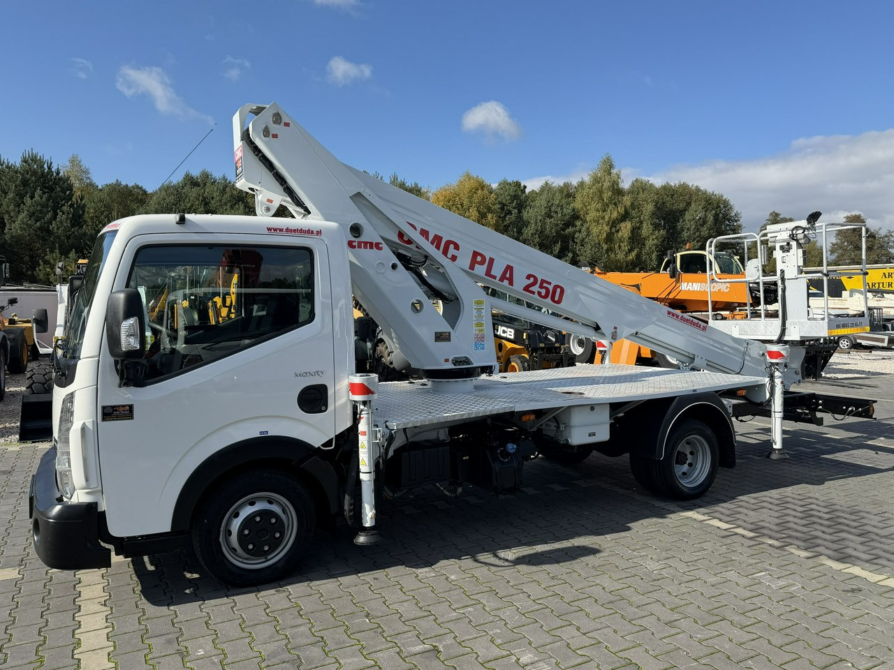 Renault Maxity - Lastbil med mandskabslift: billede 2 Renault Maxity - Lastbil med mandskabslift: billede 2