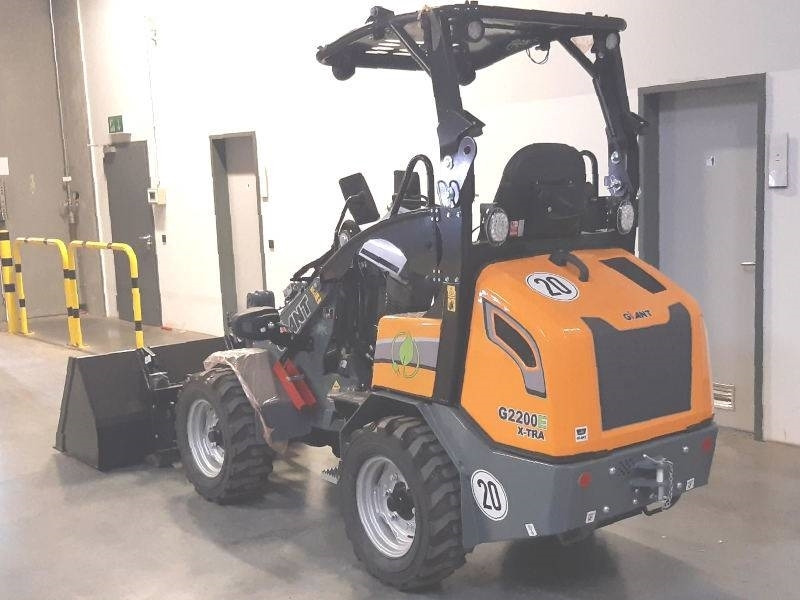 Giant G 2200 E X-Tra Elektro / electric - Skridstyret minilæsser: billede 4 Giant G 2200 E X-Tra Elektro / electric - Skridstyret minilæsser: billede 4