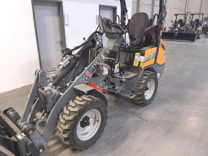 Giant G 2200 E X-Tra Elektro / electric - Skridstyret minilæsser: billede 4 Giant G 2200 E X-Tra Elektro / electric - Skridstyret minilæsser: billede 4