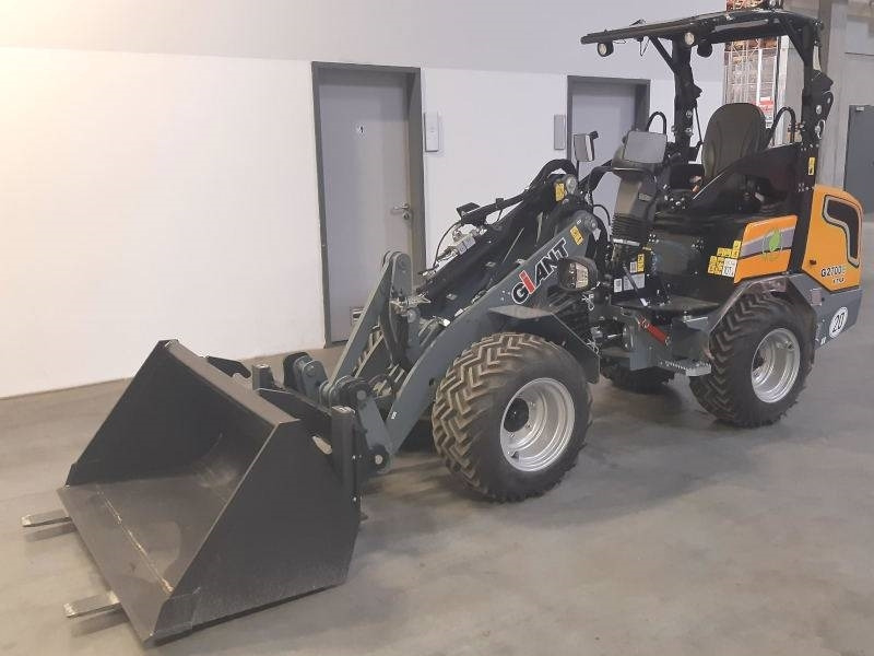 Giant G 2700 E X-Tra Elektro / electric - Skridstyret minilæsser: billede 2 Giant G 2700 E X-Tra Elektro / electric - Skridstyret minilæsser: billede 2
