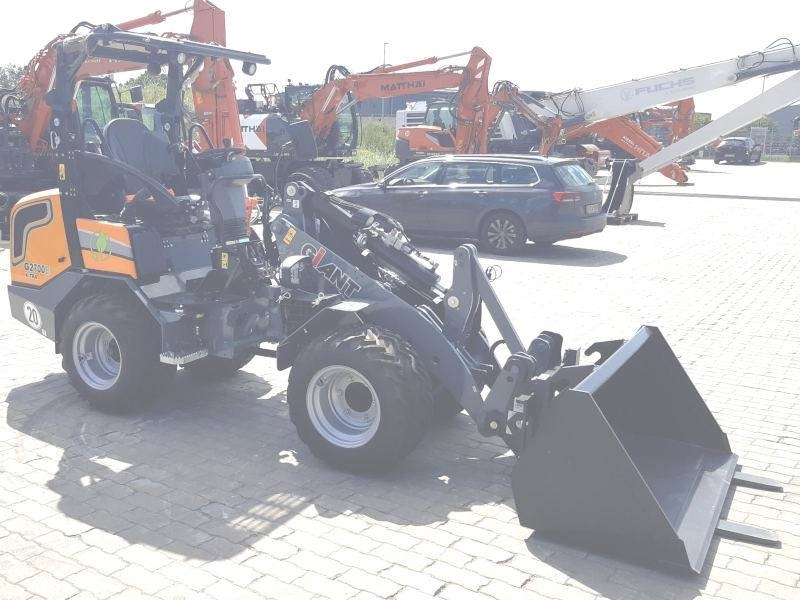 Giant G 2700 E X-Tra Elektro / electric - Skridstyret minilæsser: billede 4 Giant G 2700 E X-Tra Elektro / electric - Skridstyret minilæsser: billede 4