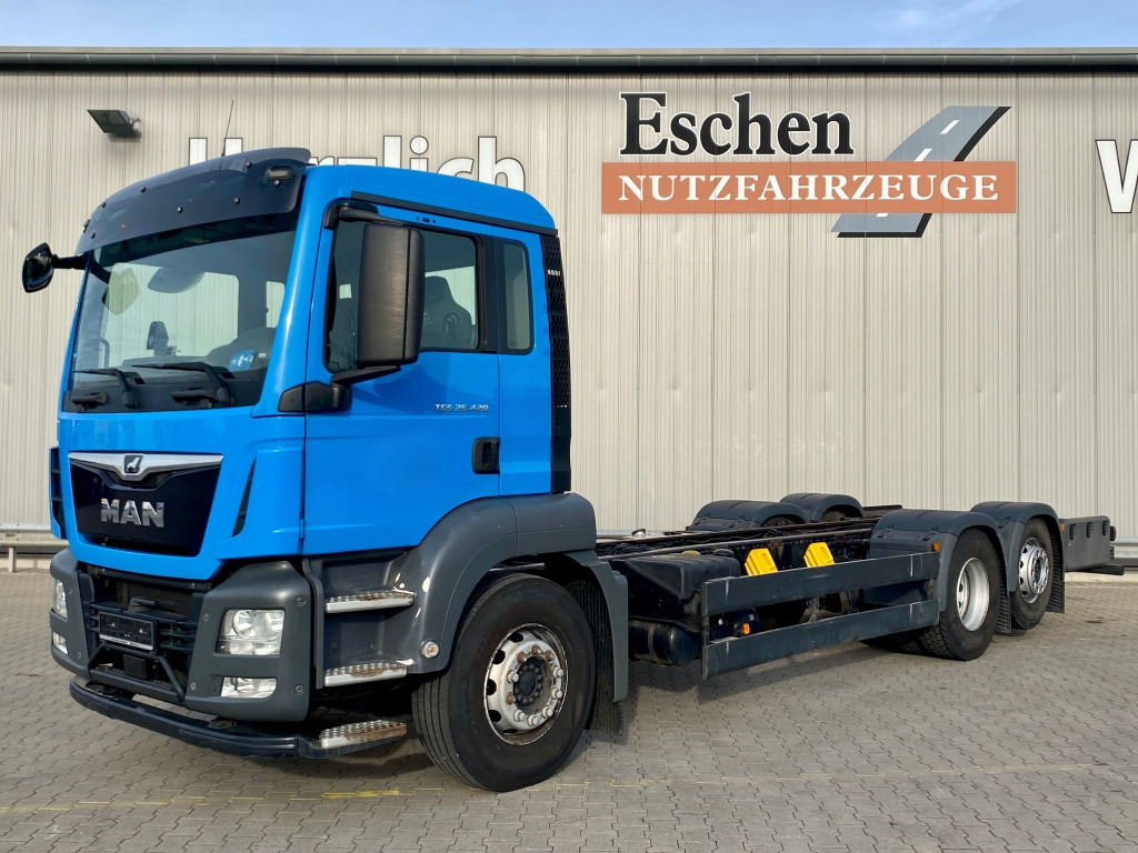 MAN TGS 26.420 6x2-4 LL - Lastbil chassis: billede 1 MAN TGS 26.420 6x2-4 LL - Lastbil chassis: billede 1