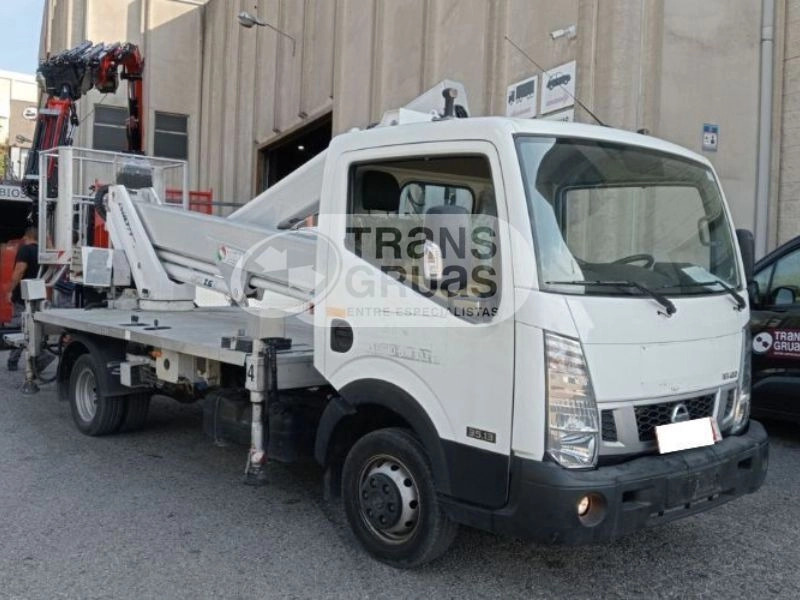MULTITEL NISSAN NT 400 + MX 250 - Lastbil med mandskabslift: billede 2 MULTITEL NISSAN NT 400 + MX 250 - Lastbil med mandskabslift: billede 2