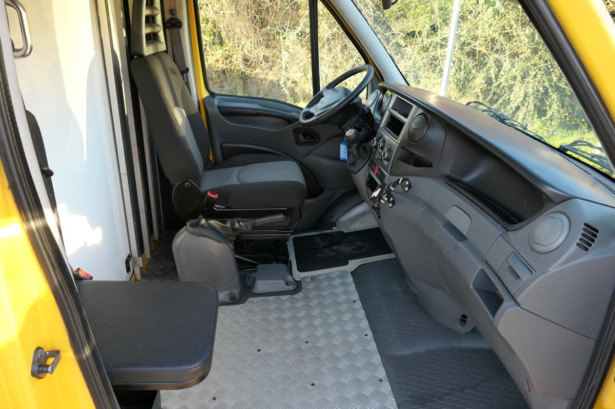 IVECO Daily 35 S11 C30C AUTOMATIK KAMERA Regale LUFT D - Varebil med kasse: billede 5 IVECO Daily 35 S11 C30C AUTOMATIK KAMERA Regale LUFT D - Varebil med kasse: billede 5