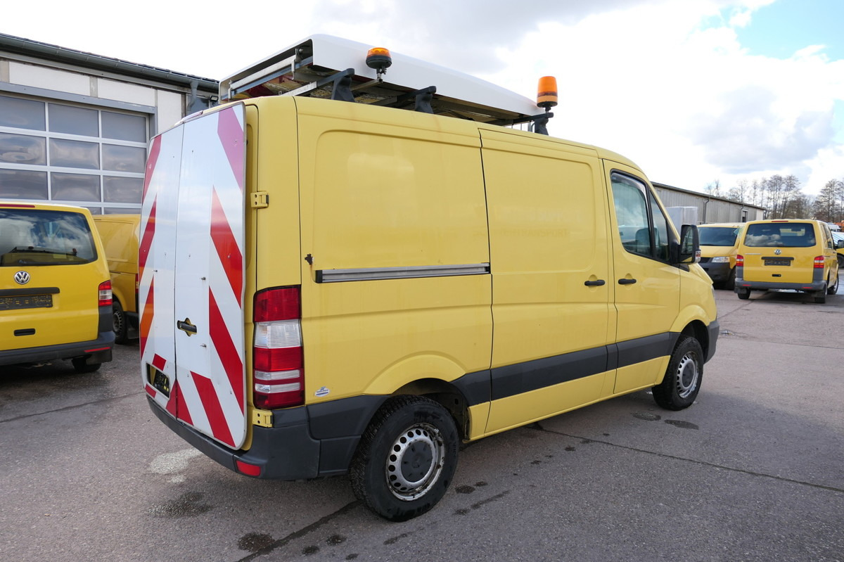 MERCEDES-BENZ Sprinter 216 CDI KLIMA - Begleitfahrzeug SCHLAFB - Små varebil: billede 1 MERCEDES-BENZ Sprinter 216 CDI KLIMA - Begleitfahrzeug SCHLAFB - Små varebil: billede 1