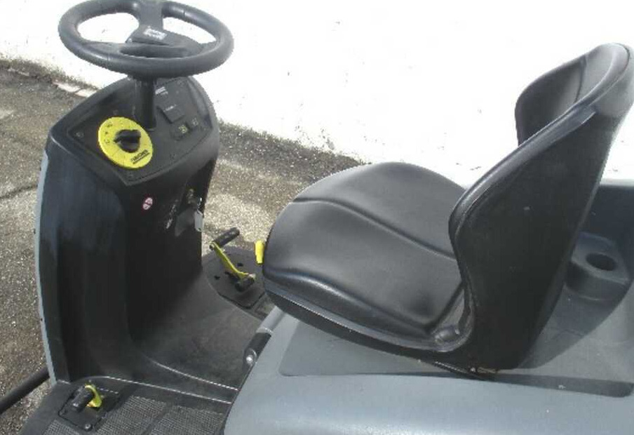 Kärcher KM 100/100 RD - Industriel fejemaskine: billede 1 Kärcher KM 100/100 RD - Industriel fejemaskine: billede 1