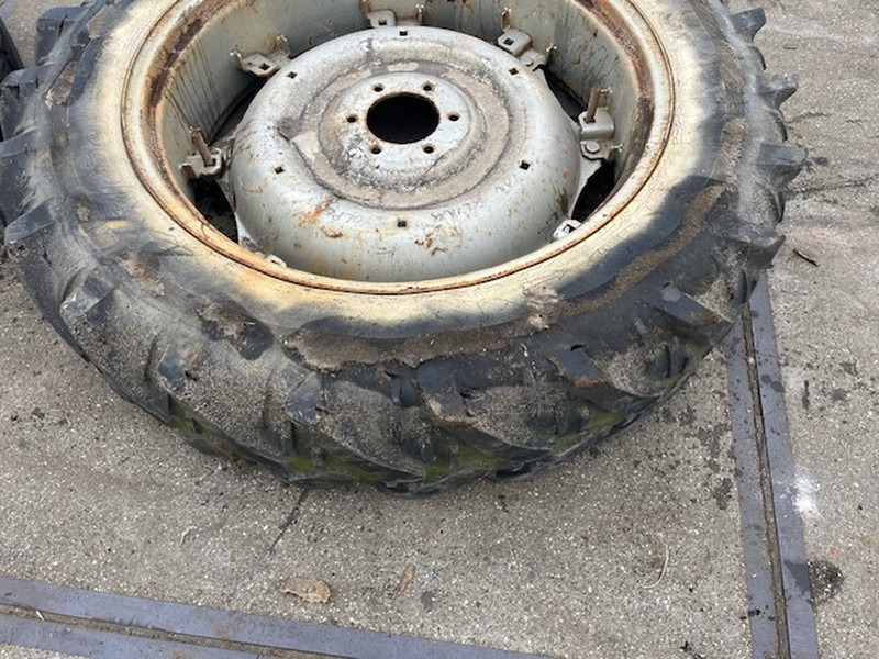 Kleber 13.6 R38 - Fælg: billede 5 Kleber 13.6 R38 - Fælg: billede 5