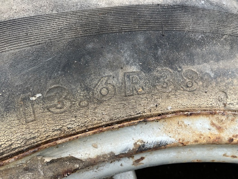 Kleber 13.6 R38 - Fælg: billede 2 Kleber 13.6 R38 - Fælg: billede 2