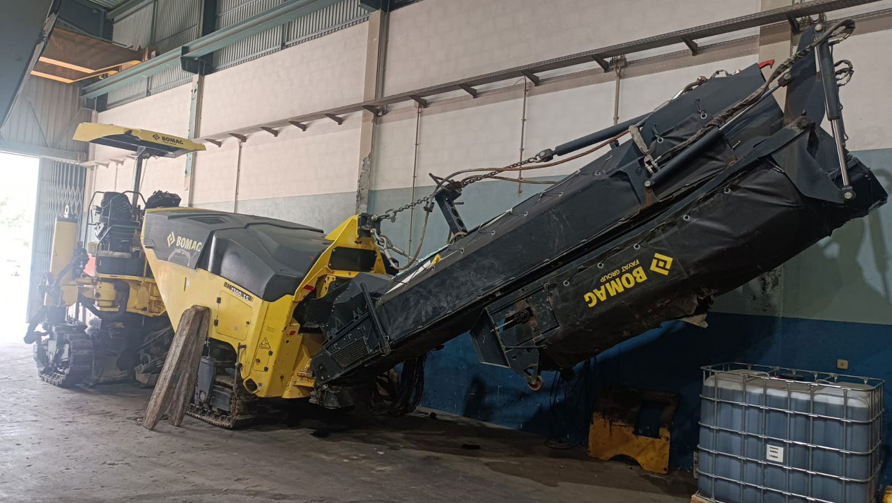 Bomag BM 1300/35 - Asfaltfræser: billede 2 Bomag BM 1300/35 - Asfaltfræser: billede 2