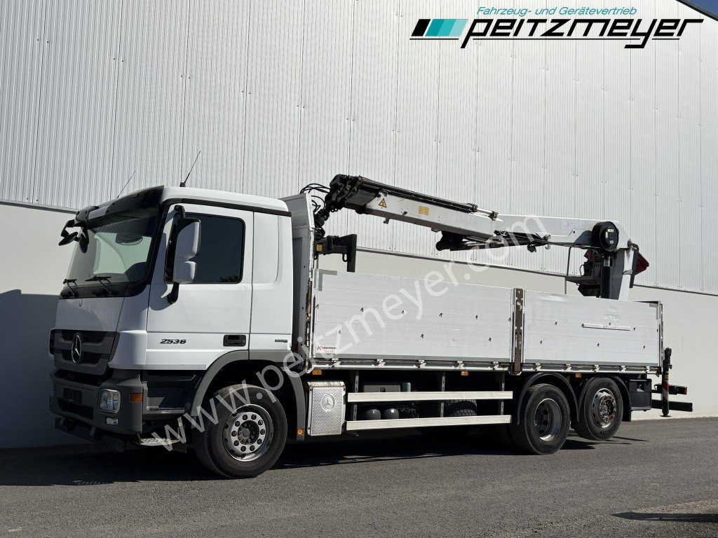 MERCEDES-BENZ Actros 2536 LL Pritsche HMF Heckkran m. Zange Baustoff - Lastbil med lad, Lastbil med kran: billede 1 MERCEDES-BENZ Actros 2536 LL Pritsche HMF Heckkran m. Zange Baustoff - Lastbil med lad, Lastbil med kran: billede 1