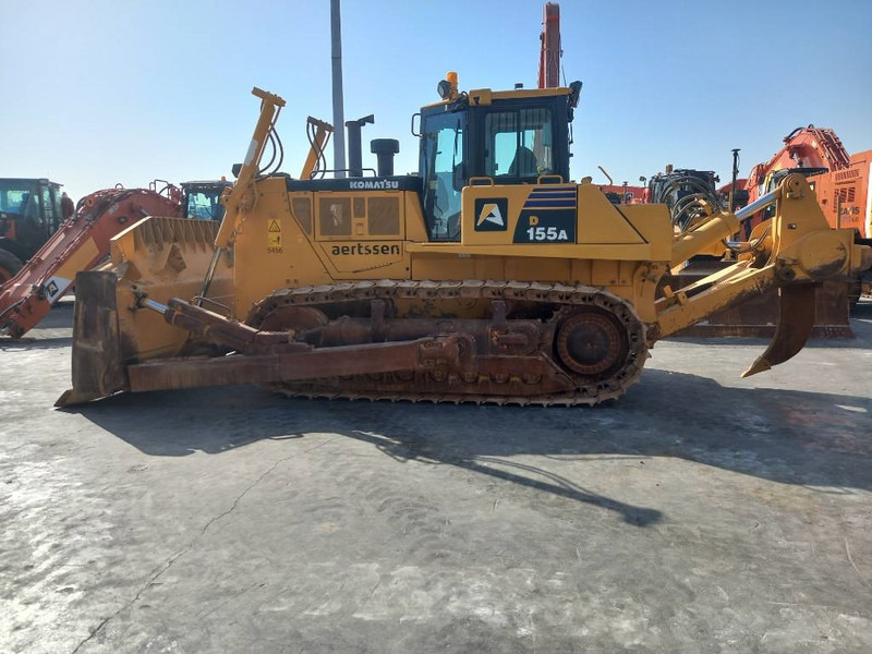 Komatsu D155-6R (4 pieces available in Abu Dhabi) - Bulldozer: billede 1 Komatsu D155-6R (4 pieces available in Abu Dhabi) - Bulldozer: billede 1